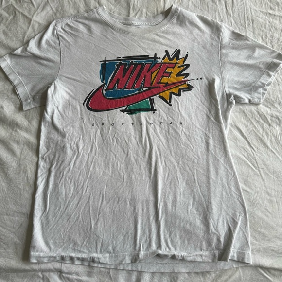 Nike Graphic Tee Shirt - Picture 3 of 5